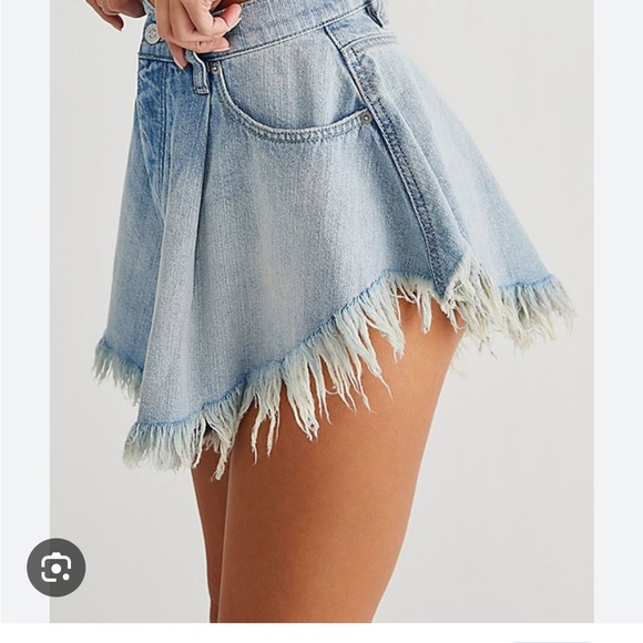 We the Free Harlie Denim Frayed Hem Shorts - Picture 4 of 5